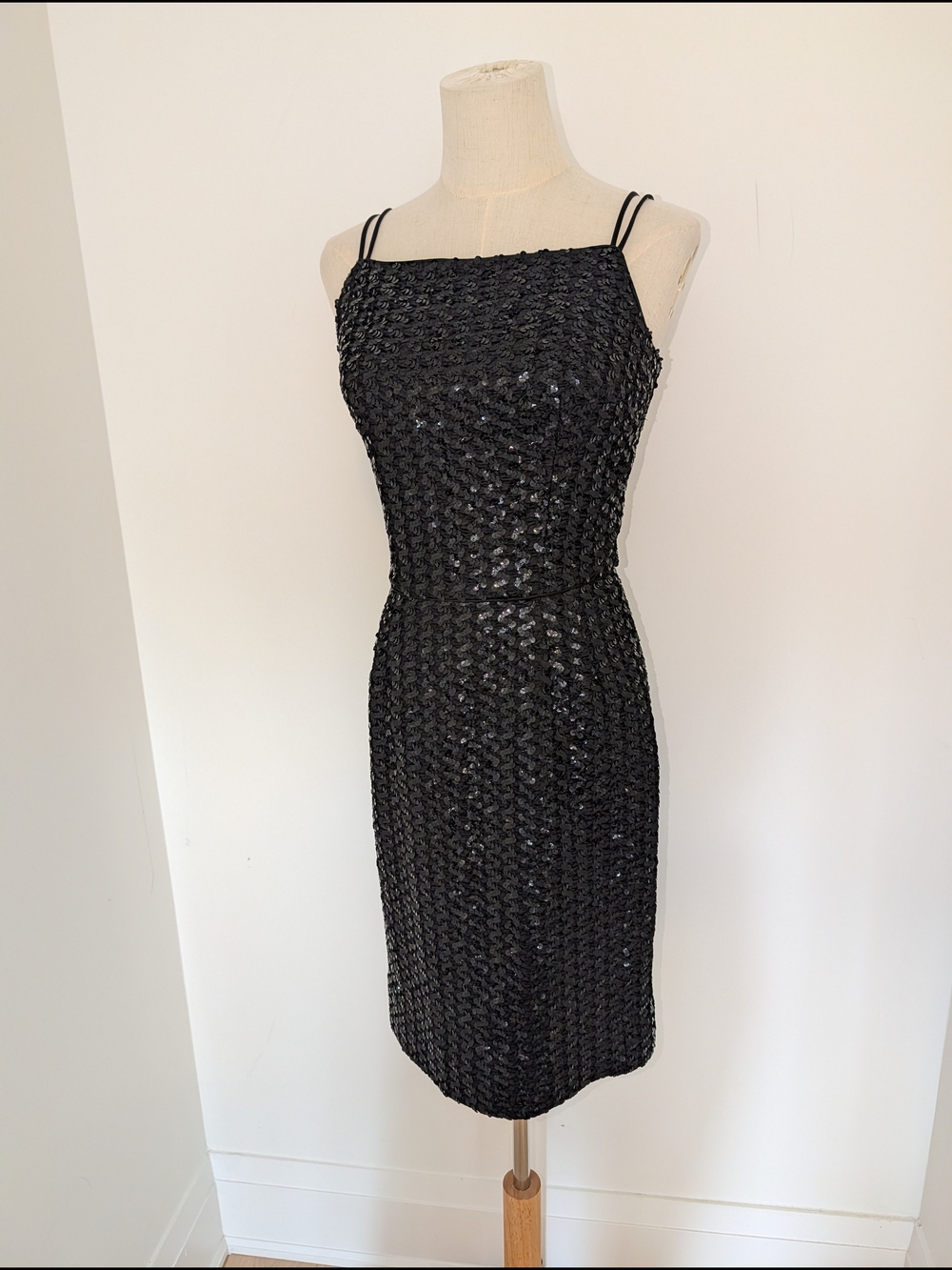 Vintage 1950/60s Black Sequin Sheath Dress - Elegant Evening Wear